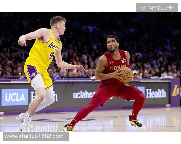 骑士与湖人精彩对决回放分析全场亮点与战术解析